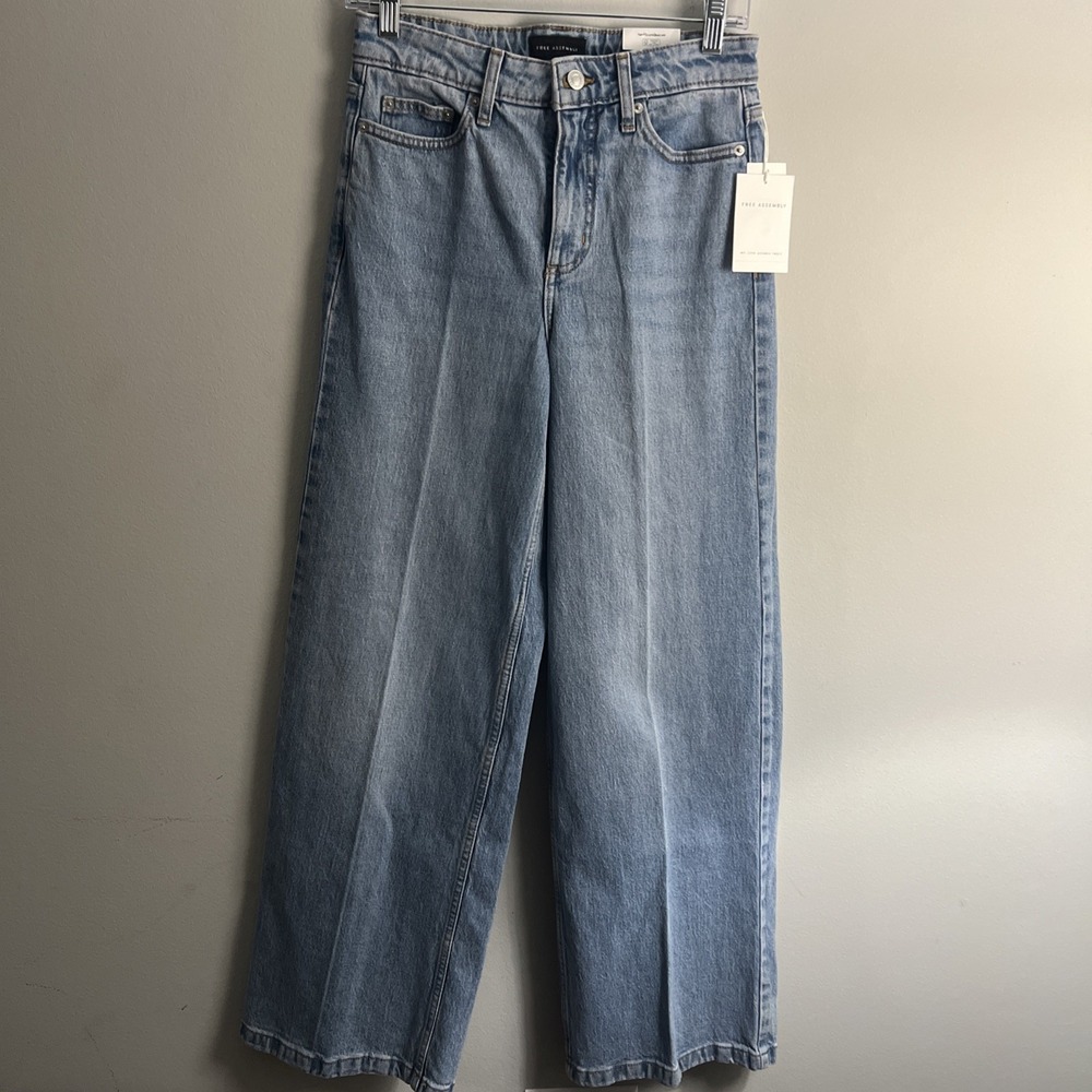 Nwt Free Assembly Women Jeans Light Wash Blue Size 0